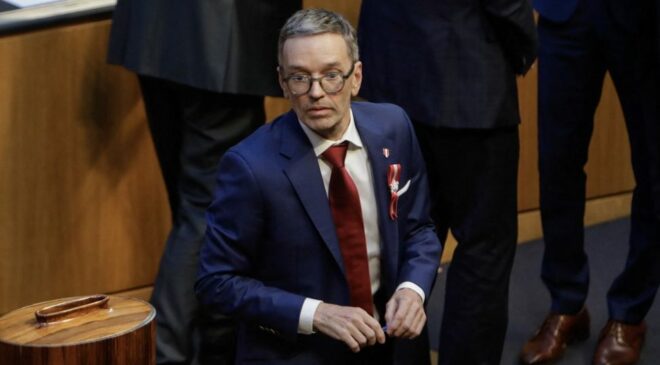Az osztrák államfő hétfőn tárgyal a Szabadságpárt elnökével a kormányalakításról