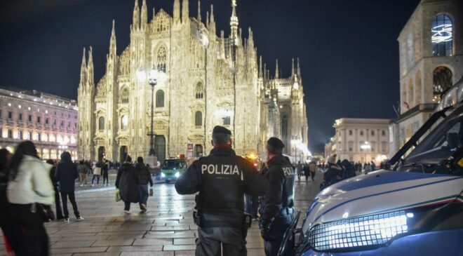 Csoportos nemi erőszakot követtek el muszlim fiatalok Milánó főterén az olasz hatóságok szerint