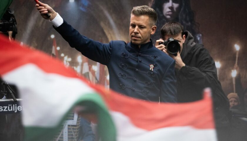 Medián: Magyar Péter népszerűbb Orbán Viktornál Medián: Magyar Péter népszerűbb Orbán Viktornál