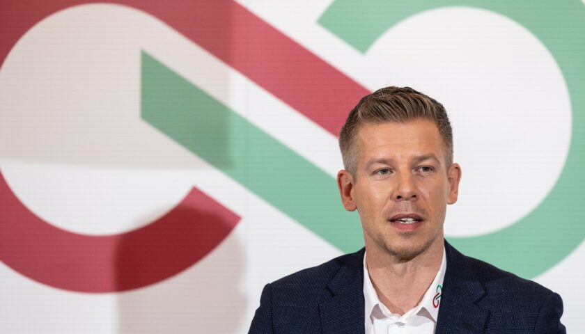Húsvéti lazítás: így még biztos nem látta Magyar Pétert és a barátnőjét Húsvéti lazítás: így még biztos nem látta Magyar Pétert és a barátnőjét