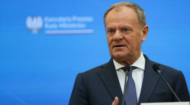 Kibertámadás érte a lengyel miniszterelnök pártját, Tusk szerint „keletről” jött