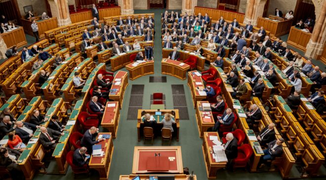 Megszavazta a parlament az EP-képviselők vagyonnyilatkozat-tételéről szóló törvénymódosítást