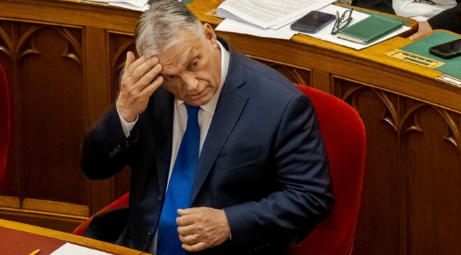 A magyarok fele jobban bízik az EU-ban, mint az Orbán-kormányban, és a többség az orosz szankciókat is támogatja