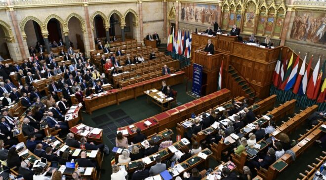 A Szuverenitásvédelmi Hivatalt egy ügyvédi iroda köti össze azzal az alapítvánnyal, ahová átcsatornáznák a másoktól elvont szja-felajánlásokat