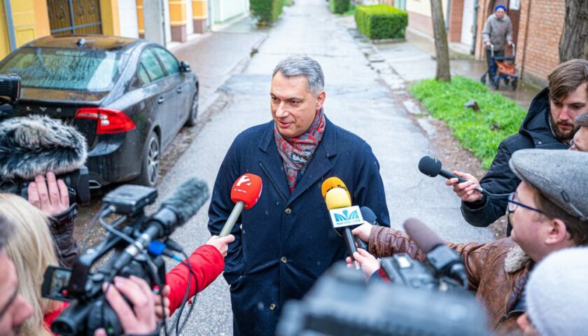 Tízmilliárdos dohánybizniszből részesül Lázár János vásárhelyi holdudvara Tízmilliárdos dohánybizniszből részesül Lázár János vásárhelyi holdudvara