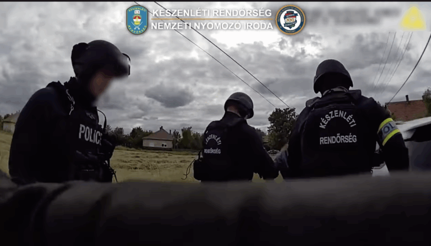 Elfogtak a rendőrök egy Németországban gyilkosság miatt körözött magyar nőt – videó Elfogtak a rendőrök egy Németországban gyilkosság miatt körözött magyar nőt – videó