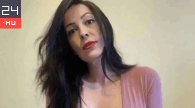 Kirúgták a tanárnőt, miután diákjai megtalálták az OnlyFans-oldalát