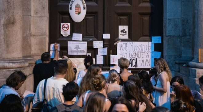 32 év után távozik Mészáros Csaba volt igazgató a Madách Imre Gimnáziumból