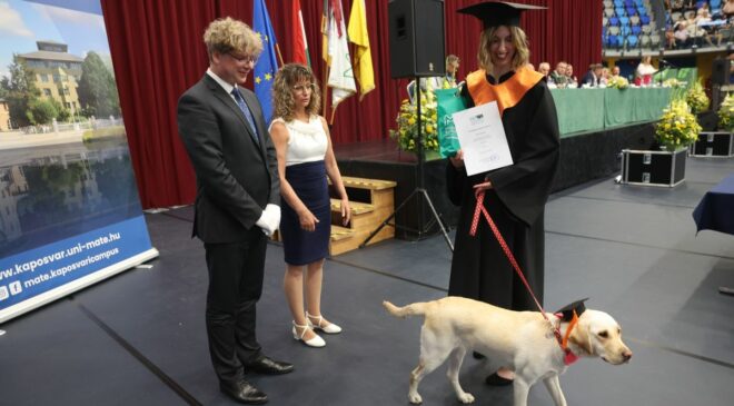 Egy segítőkutya is diplomát kapott a kaposvári egyetemen