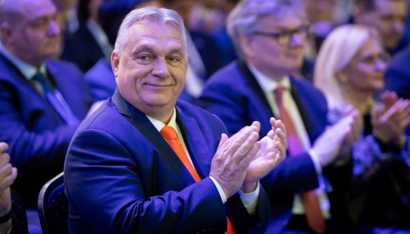 Kikerülik a kormányt: milliárdok jönnek a magyar civil szervezeteknek Kikerülik a kormányt: milliárdok jönnek a magyar civil szervezeteknek