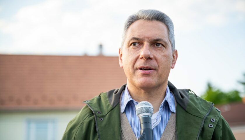 Lázár szerint a Tisza Párt rátámadt a vasútra, ezért nem tudják a beígért javításokat elvégezni Lázár szerint a Tisza Párt rátámadt a vasútra, ezért nem tudják a beígért javításokat elvégezni